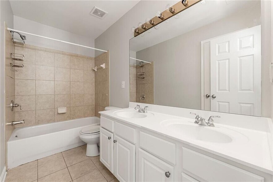 Building Photo - 28 Crystal Downs Way NE