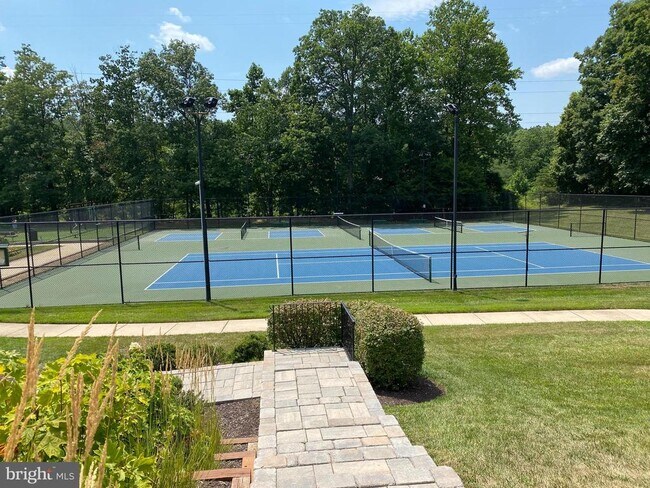 Building Photo - 5974 Wescott Hills Way