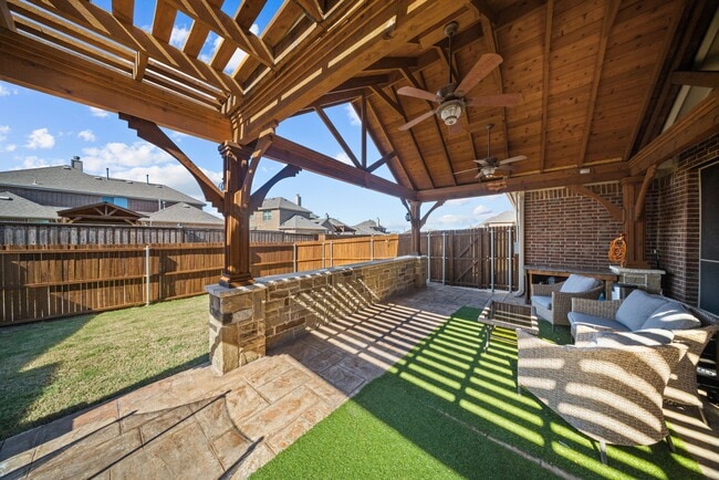 Building Photo - 115 Parkwood Dr