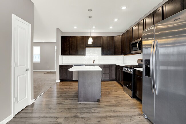 Building Photo - 2792 Maricopa Blvd