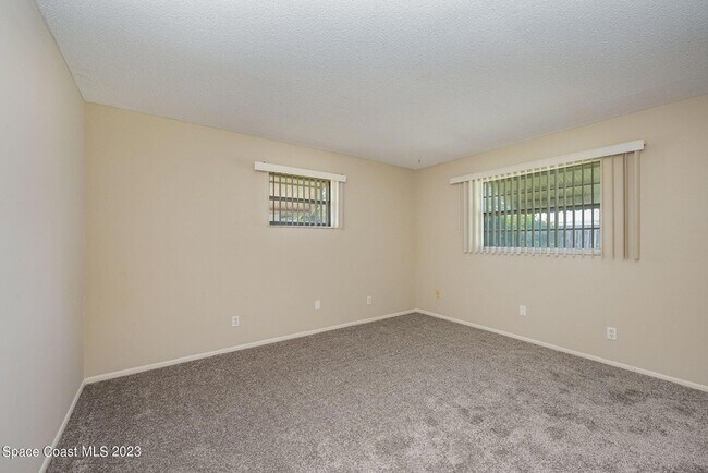 Building Photo - 608 Sacre Coeur Dr