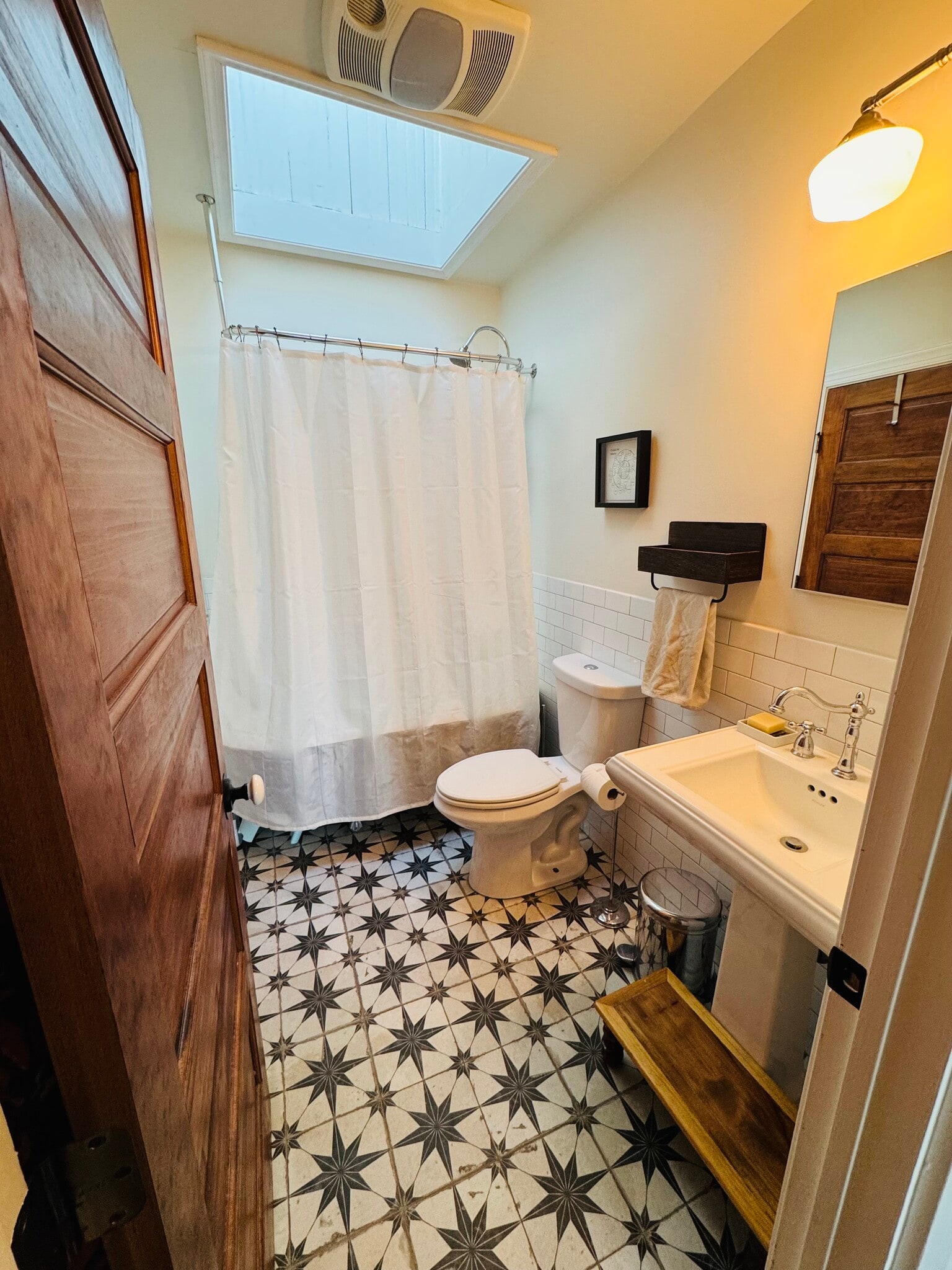 Building Photo - 1432 Montello Ave NE