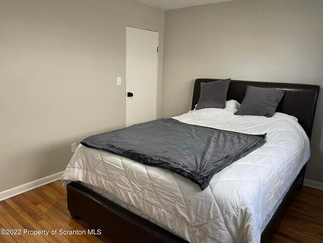 Building Photo - 303 E Drinker St