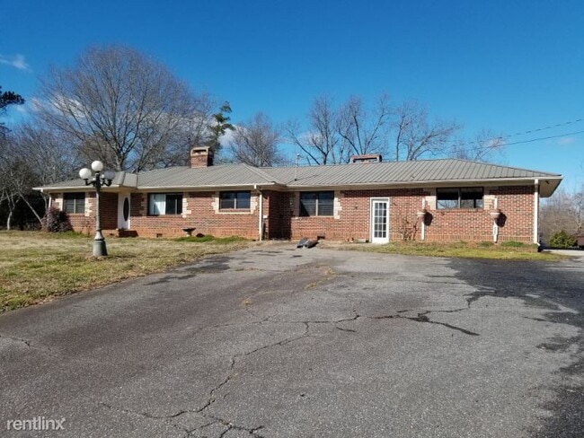 Primary Photo - 3 br, 105 bath House - 55 War Hill Park Rd