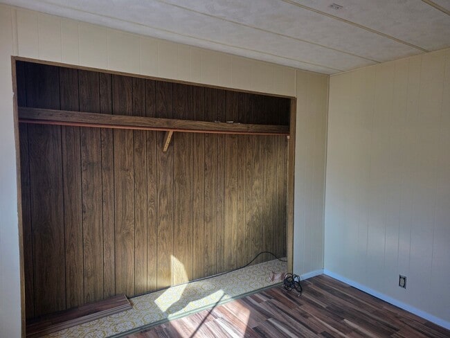 Building Photo - LAND, LAND AND MORE LAND! 2 bed/2 bath Manufactured home in Bullhead City on Huge double lot!