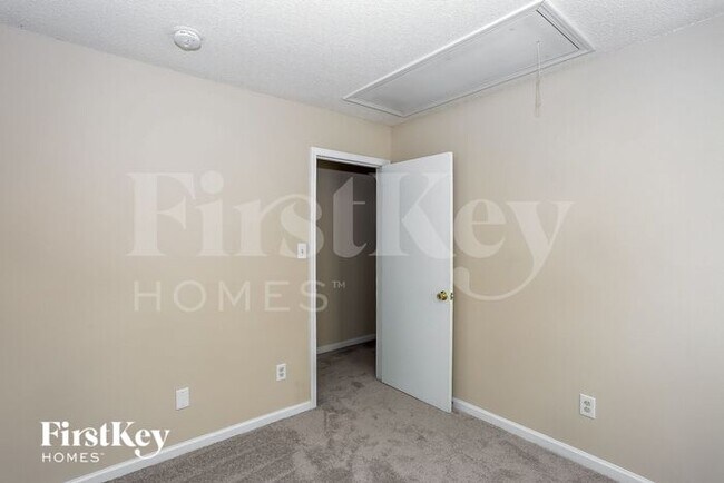 Building Photo - 6229 McIntyre Ridge Drive