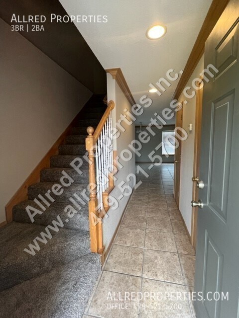 Building Photo - DUPLEX IN SPRINGDALE