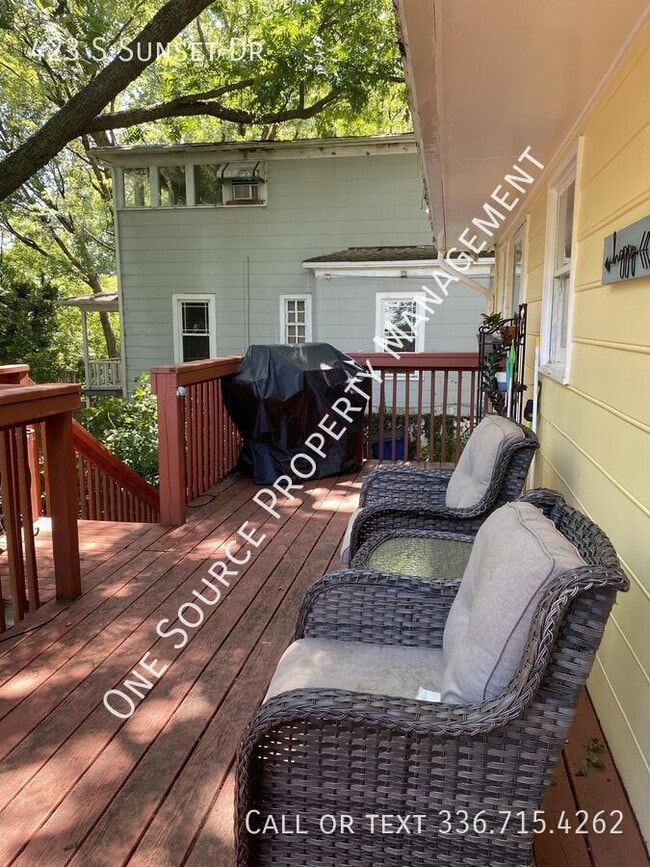 Building Photo - 423 S Sunset Dr