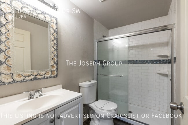 Building Photo - Beautifully updated 3 bed/2 bath in Lakewood!