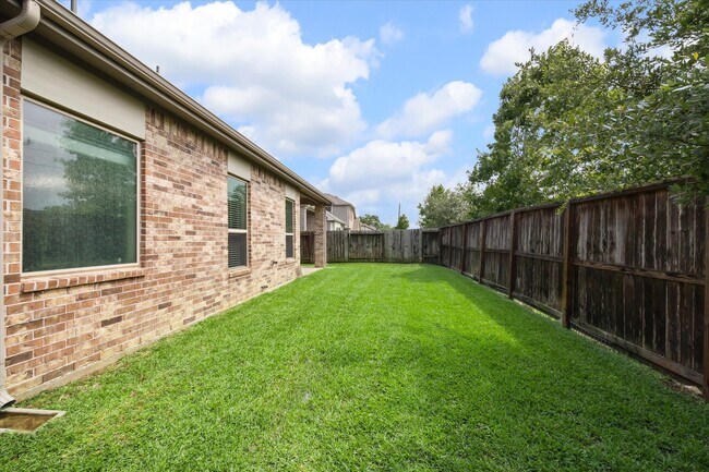 Building Photo - 1535 Giles Dr