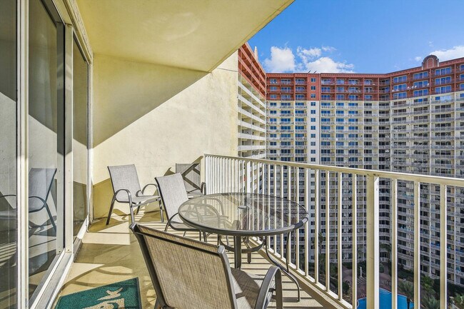 Building Photo - 104 Gulfside Ct