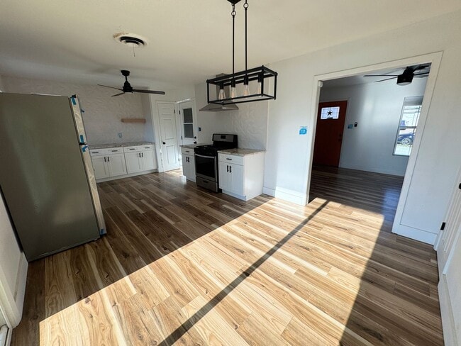 Building Photo - 3-Bedroom House for Rent in Copperas Cove