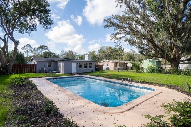 Building Photo - Updated 3/2 Pool Home in Apopka (Mt. Plymo...
