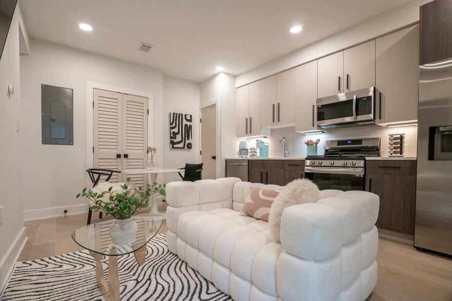 Building Photo - 3934 14th St NW