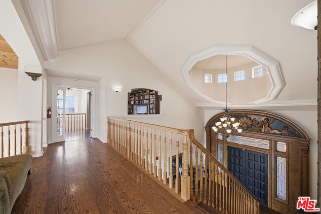 Building Photo - 501 Sadie Rd