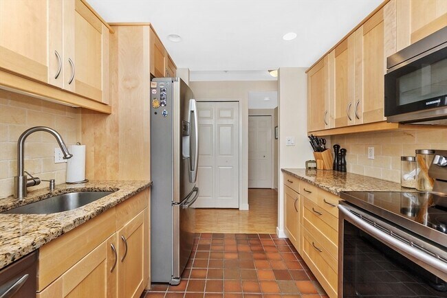 Primary Photo - 47 Harvard St
