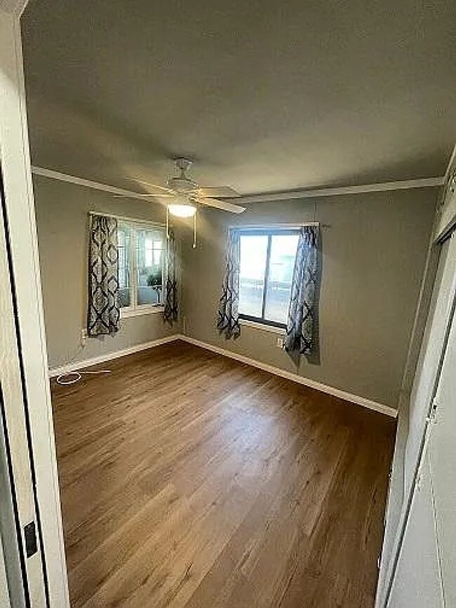 Building Photo - Cute House in Imperial Beach!