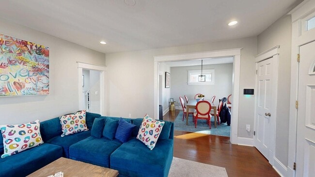 Building Photo - 1341 Franklin St NE