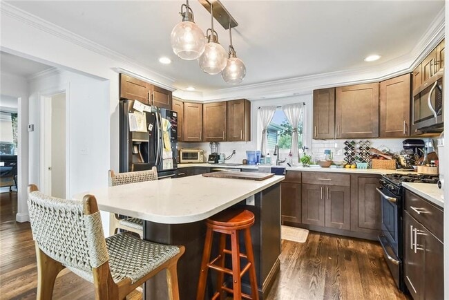 Building Photo - 191 Chases Ln