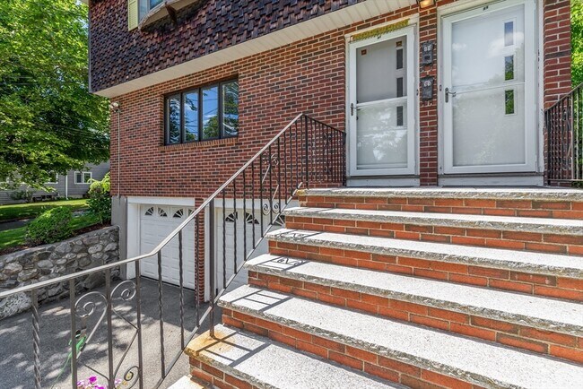 Building Photo - 91 Williams St