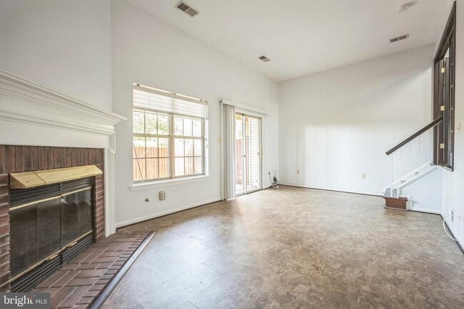 Building Photo - 44022 Gala Cir