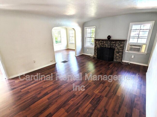 Building Photo - 730 Orange Dr