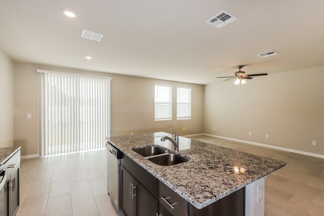 Building Photo - 38955 Harlow Rose Dr