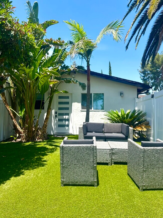 Primary Photo - 22949 Valerio St