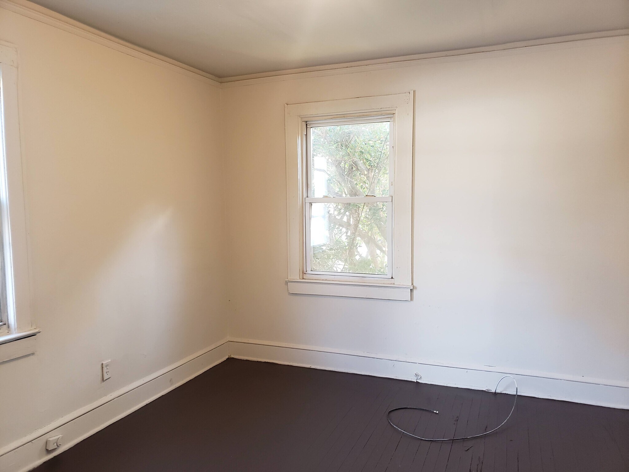 Building Photo - 415 S Texas Ave