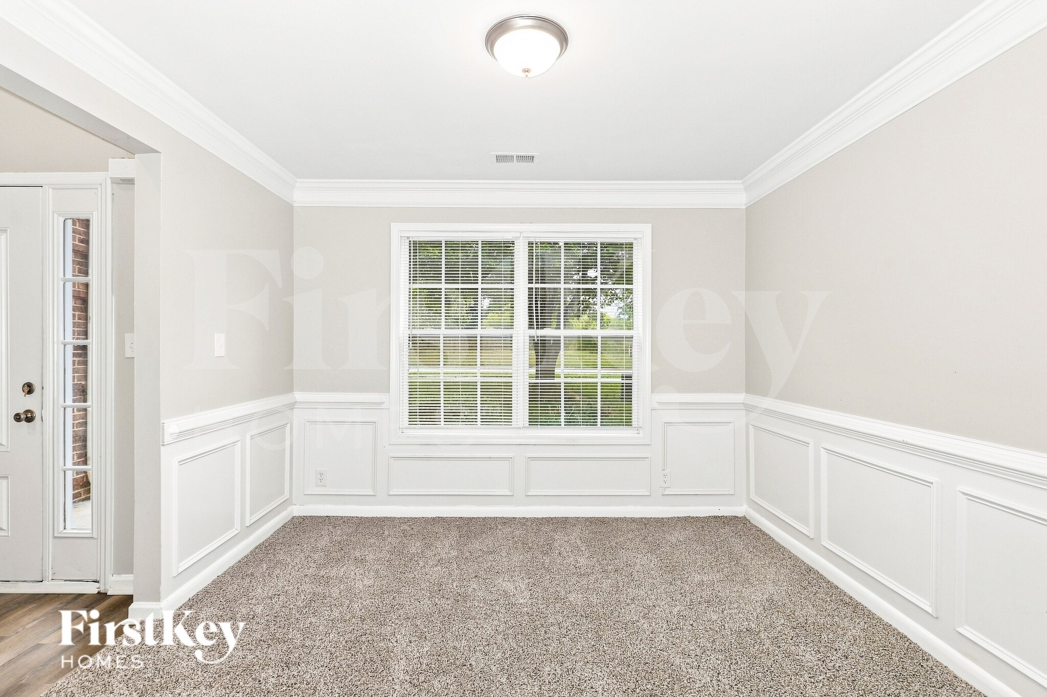 Building Photo - 1009 Serene Lake Dr