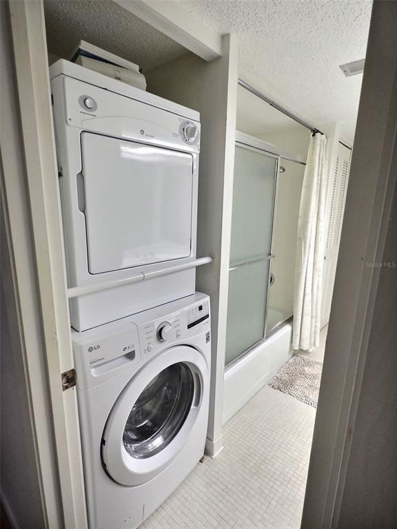 Building Photo - 855 Bayway Blvd