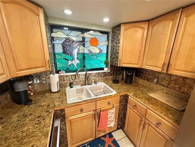 Building Photo - 6009 Sea Ranch Dr