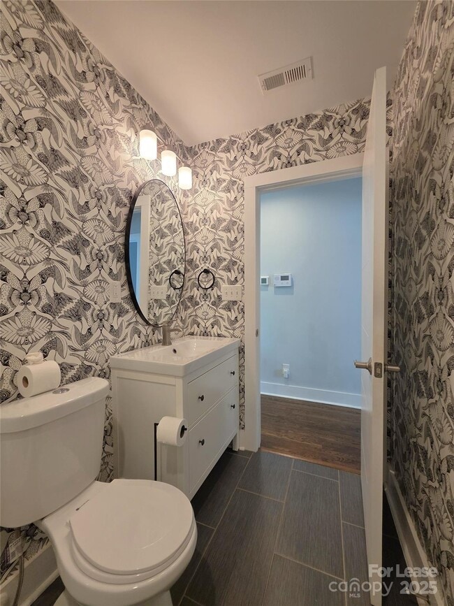 Building Photo - 3433 Draper Ave
