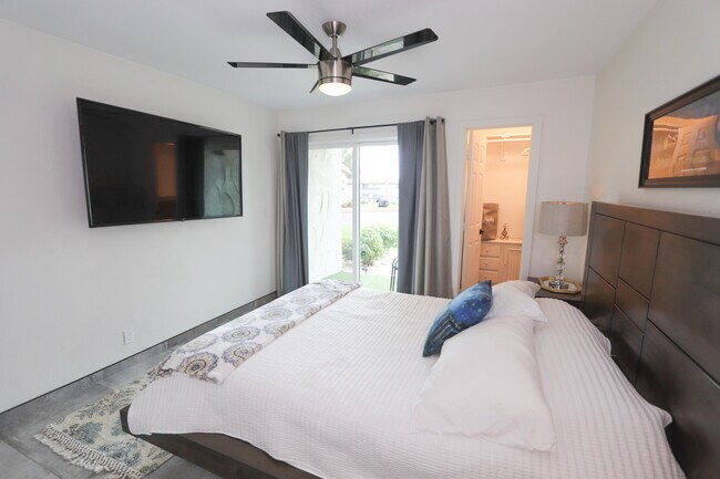 Building Photo - 9639 Spyglass Ave