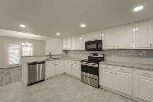 Building Photo - 9223 Bristlebrook Dr