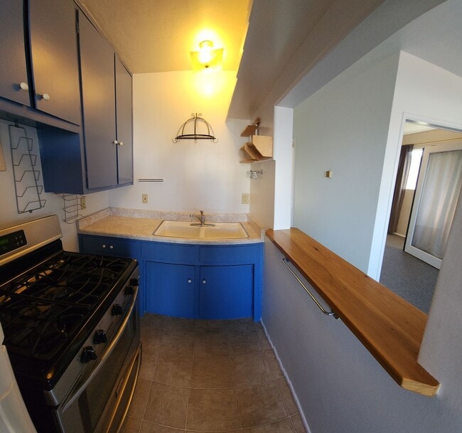 Building Photo - Quaint 2 bedroom 1 bath in quiet neighborhood