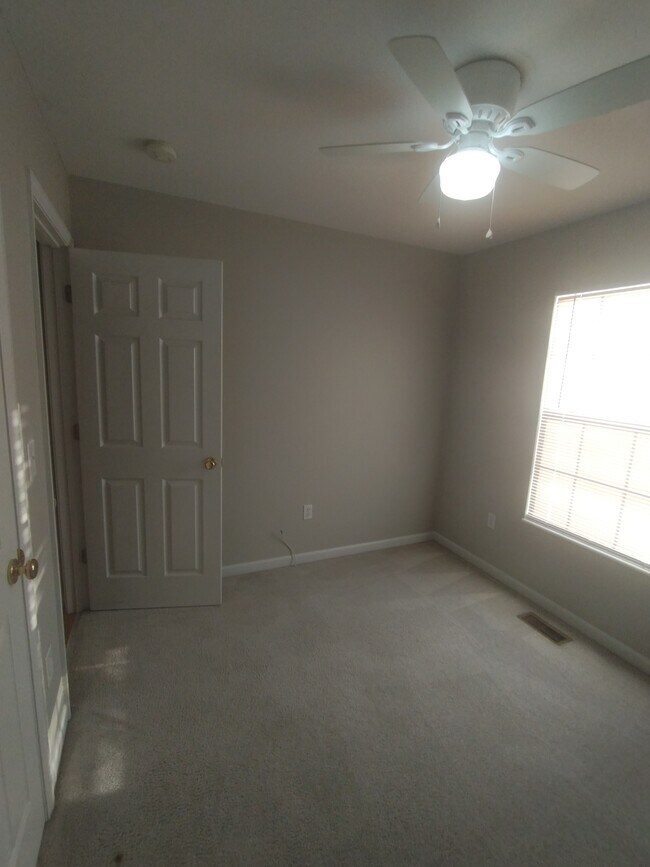 Building Photo - 4724 Land Rush Dr