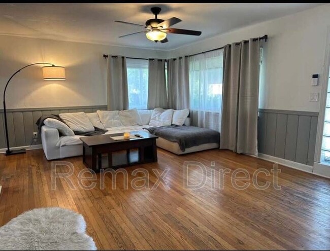 Building Photo - 727 S M St