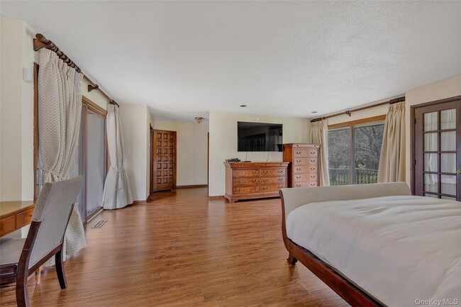 Building Photo - 8 Plaka Ct