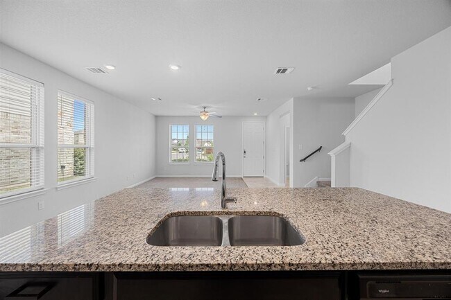 Building Photo - 6017 Pleasanton Pkwy