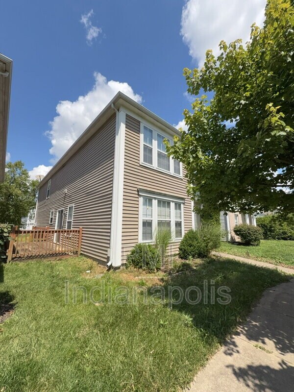 Building Photo - 12120 E 141st St