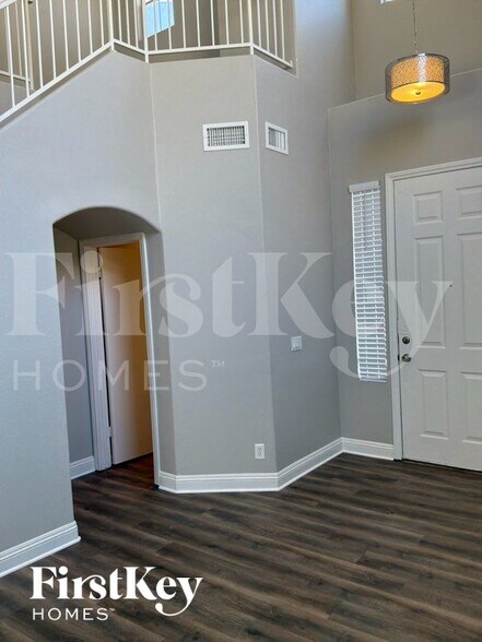 Building Photo - 971 Whispering Grove Ave