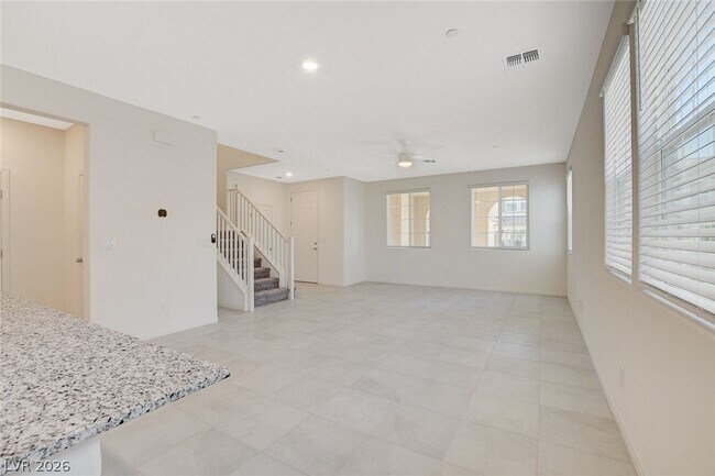 Building Photo - 2615 Esposende St