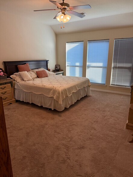Building Photo - 620 Fossil Creek Dr