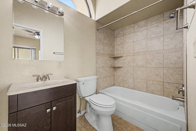 Building Photo - 5250 Woodspring Dr