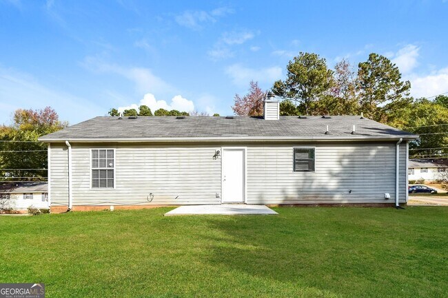 Building Photo - 8043 Trinity Park Dr