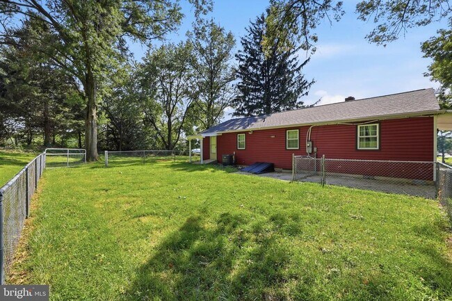 Building Photo - 4015 Jefferson Pike