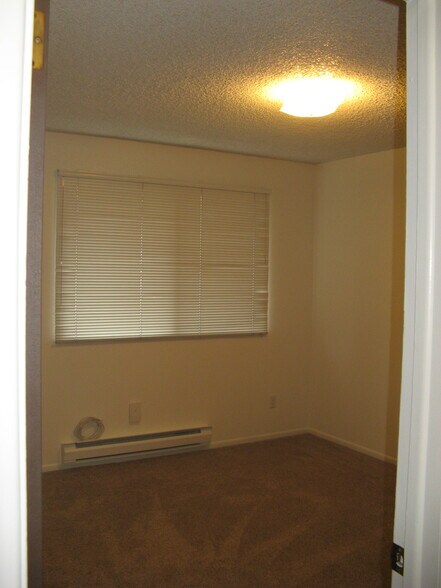 Building Photo - 732 Delaware Ave