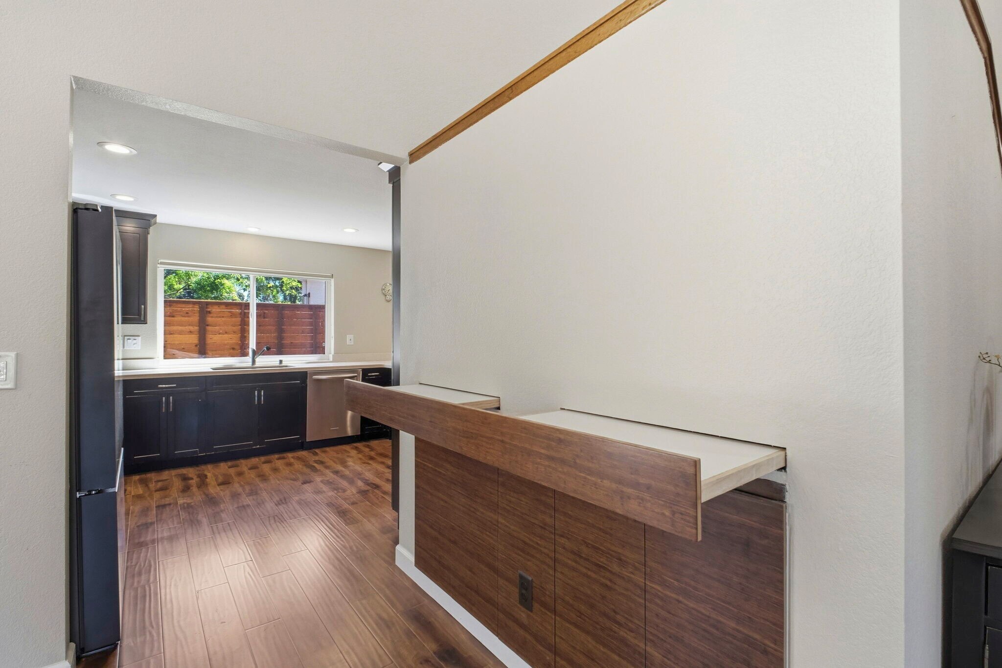 Building Photo - 6001 Castlebrook Dr