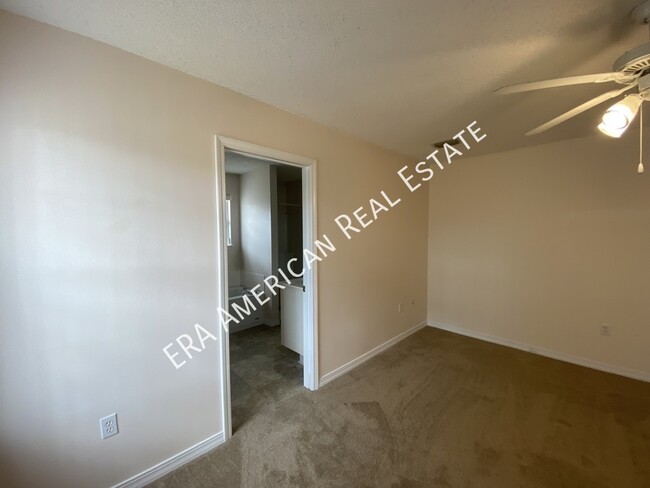 Building Photo - ***MOVE IN SPECIAL- First Full Month Rent ...